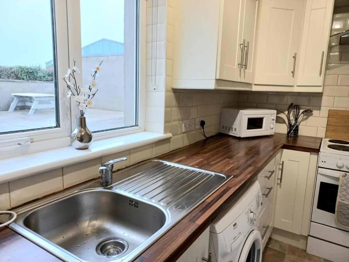 ניוארי Holly Cottage Mayobridge מראה חיצוני תמונה