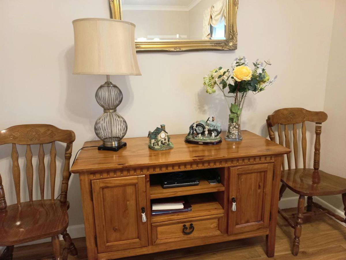 ניוארי Holly Cottage Mayobridge מראה חיצוני תמונה